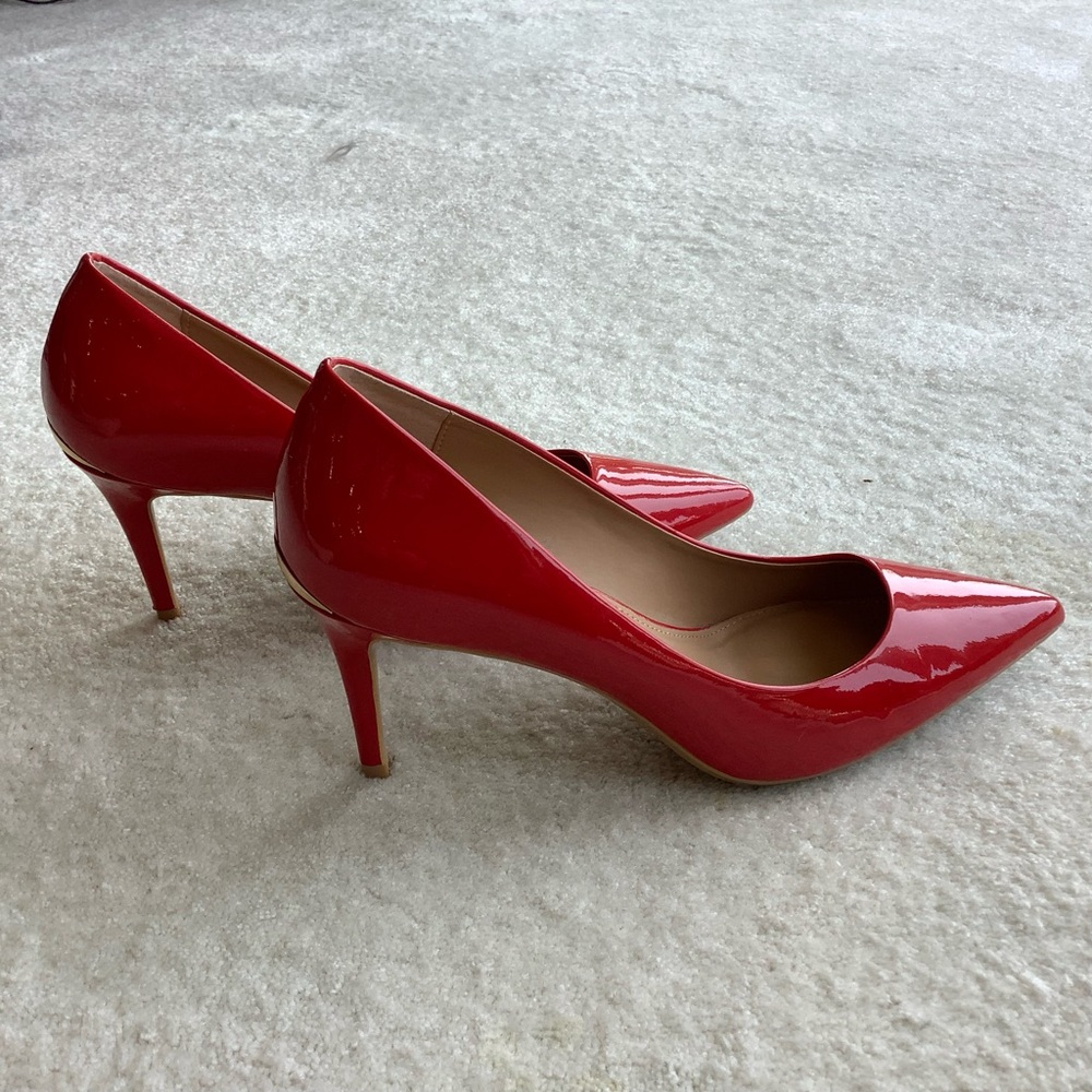 Elegant Red Patent Leather Pumps
